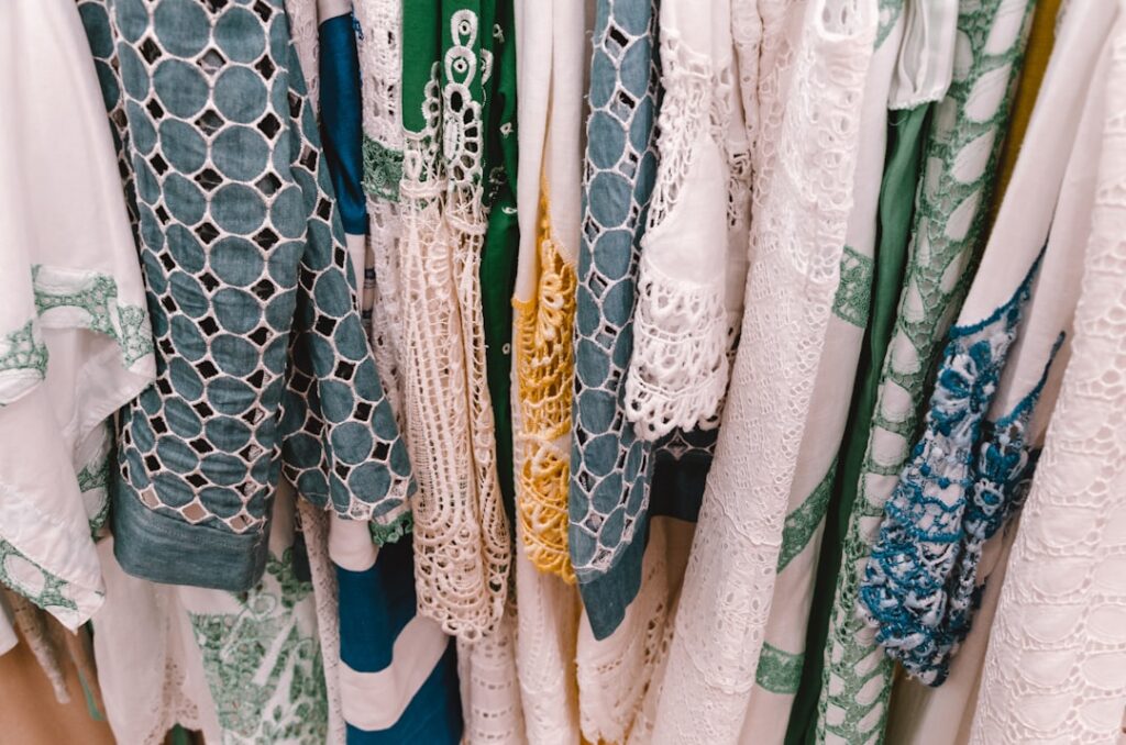 Mit diesen Tipps lässt sich Harz leicht aus Kleidung entfernen